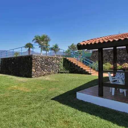 Casa Madera - El Almendro Ferienhaus