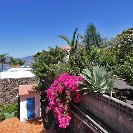 Casa Madera - El Almendro Ferienhaus *